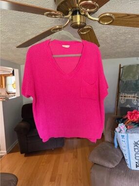 eesome Bright Pink V-Neck Short Sleeve Sweater